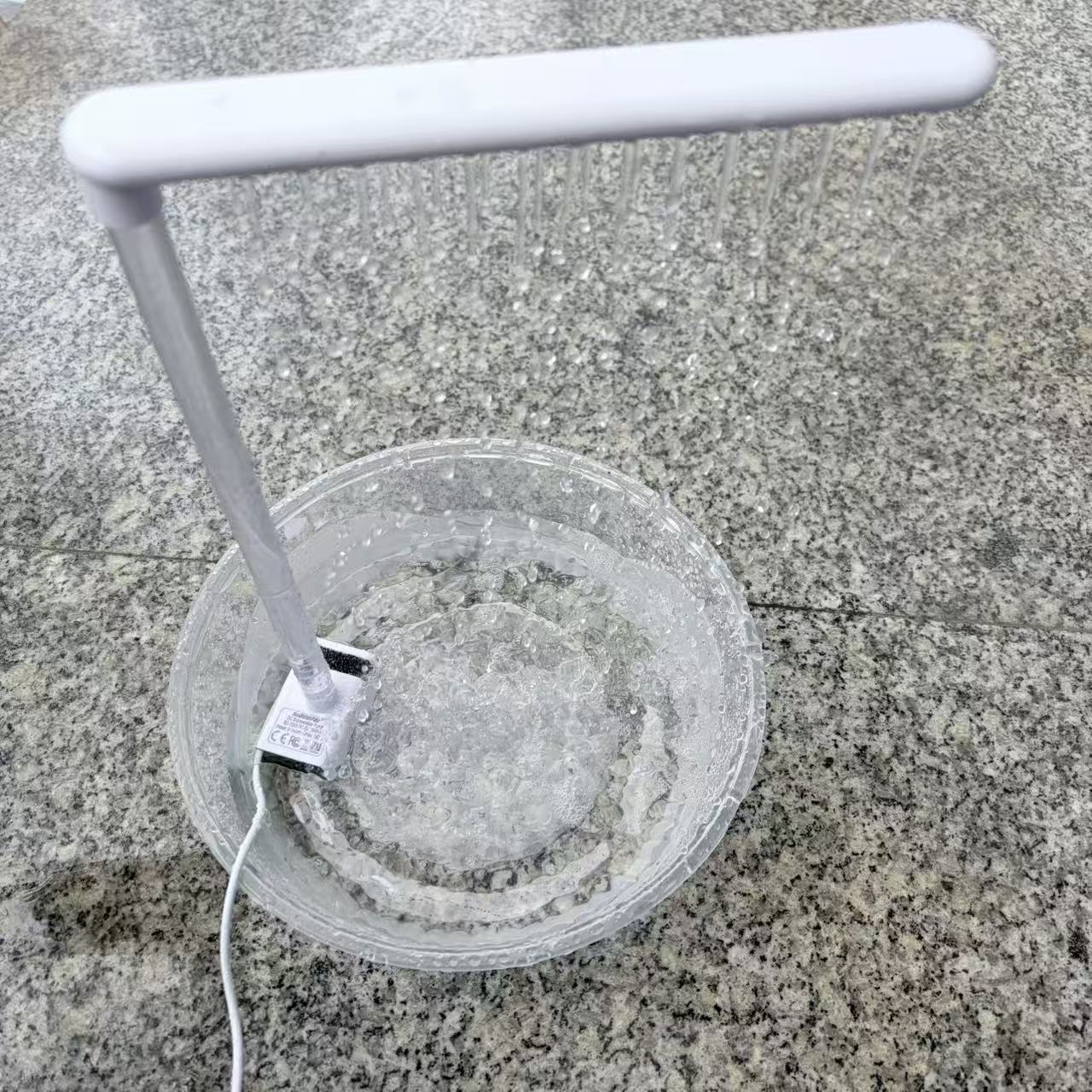 屋外バードバスキット USB電動ウォーターポンプ+スプリンク - Pet Water Fountain のレビューと価格