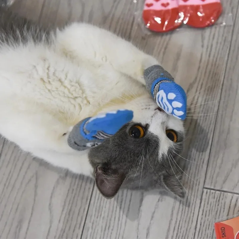 4個入り 冬用ペット犬用ソックス 滑り止め付き 暖かいニット - Dog Booties Paw Protector のレビューと価格